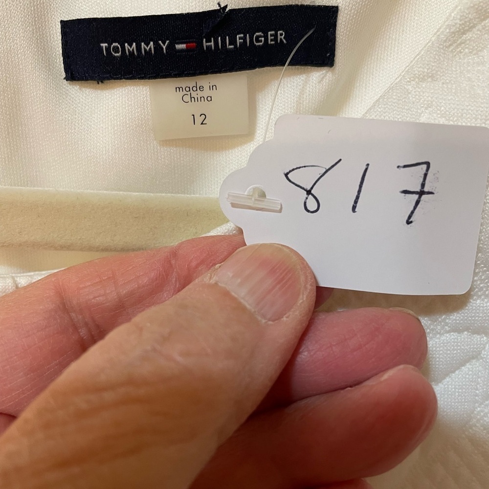 Tommy Hilfiger White Textured Sheath Dress Size 12 🤍✨ Gold Logo Zip - Picture 5 of 5